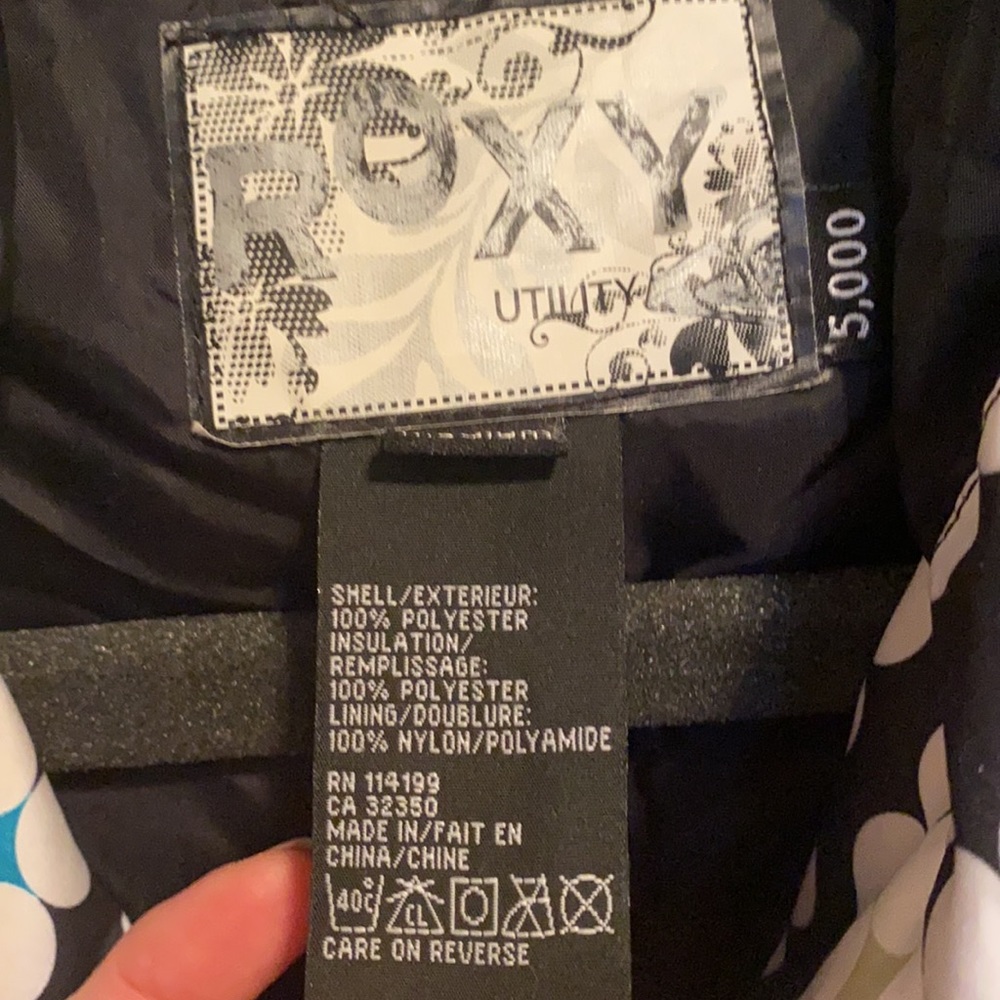 Roxy Utility 5,000 Jacket - Size Medium - image 3